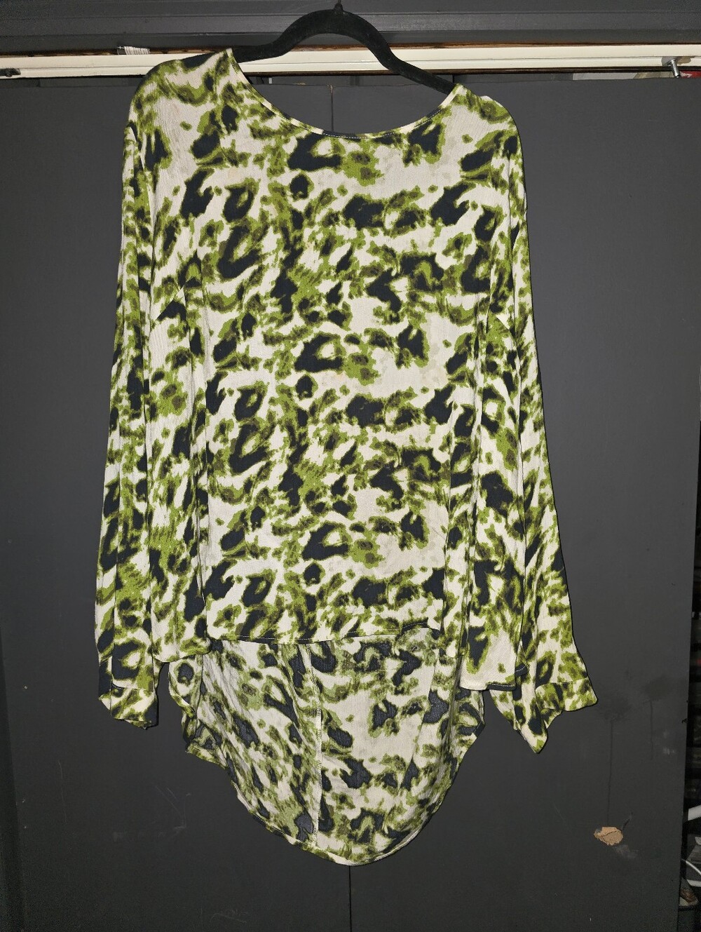 Ashley Stewart CAMAFLOGE LONG SLEEVE BLOUSE